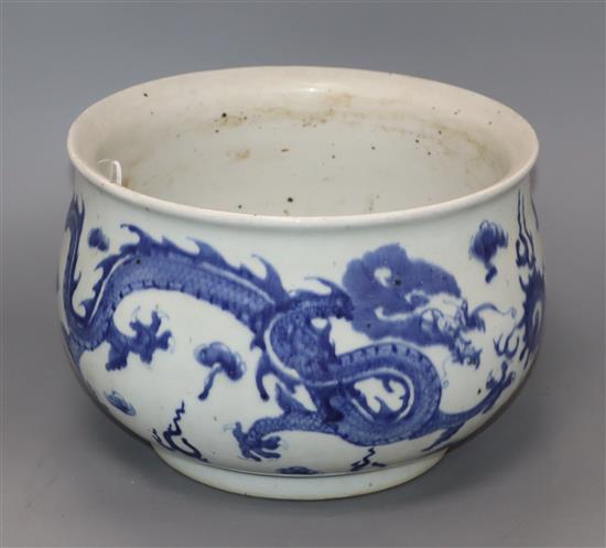 A Chinese blue and white dragon censer height 16cm